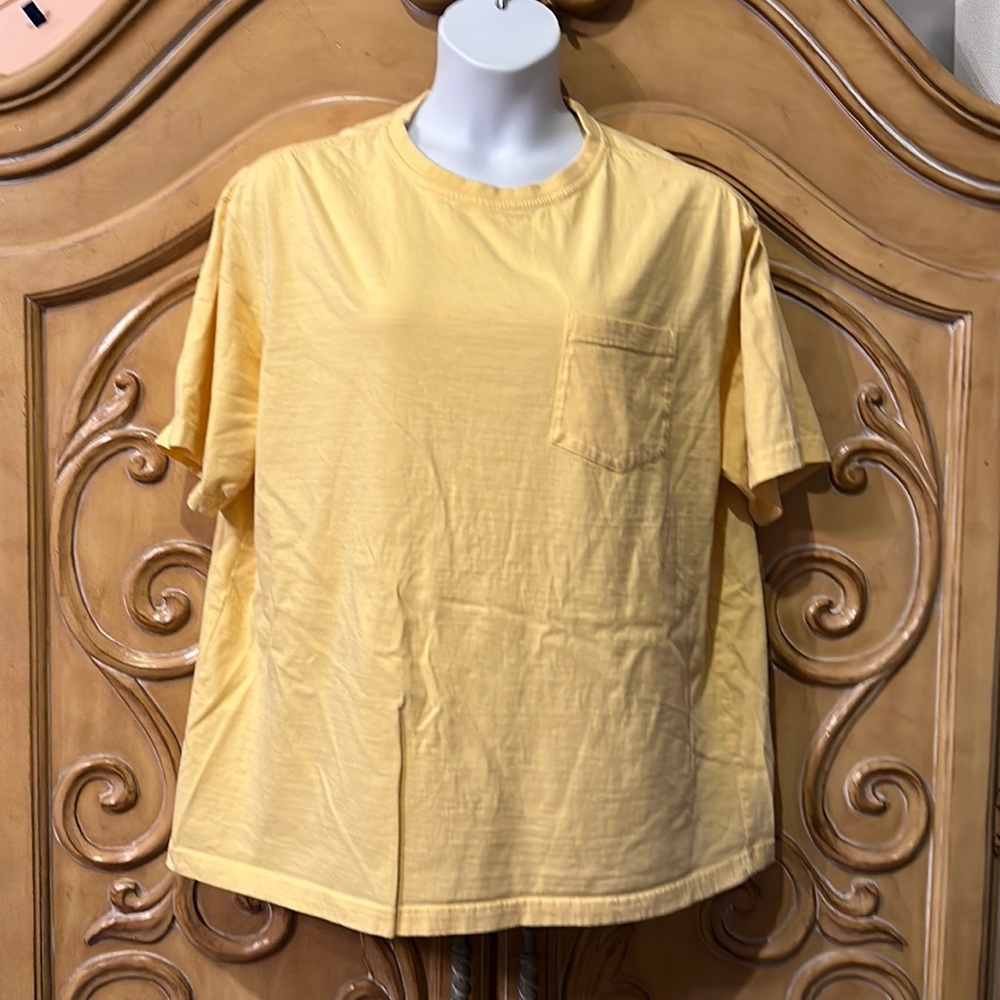 Roundtree & Yorke yellow Tee